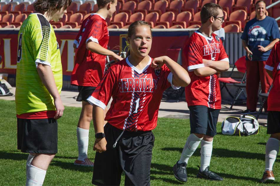 Jugadores de futbol en un campo